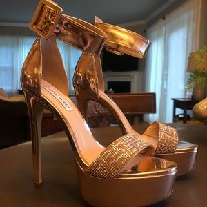 Gold platform glitter heel Steve Madden size 9